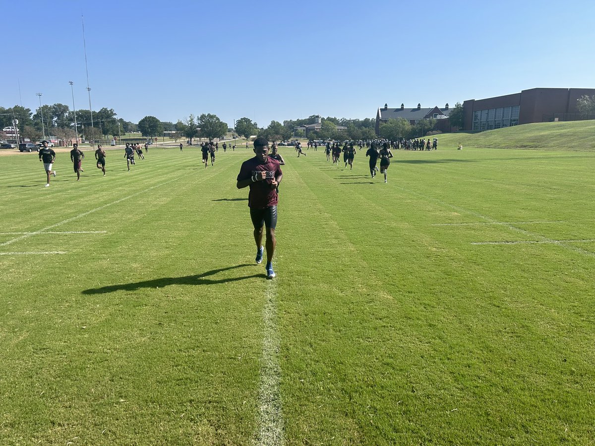 Great day for grass runs Hinds Track and Field
#builtbyhinds1st
#ThisOneGonnaBeGreat
#trusttheprocess