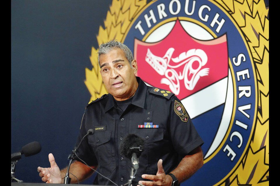 zohomedia's tweet photo. Manak was an absolute 100% disaster 
VicPD starts search for next chief as Del Manak's contract extended https://t.co/fIcTQPGnIK via @saanichnews https://t.co/ZXmBP5JLeU