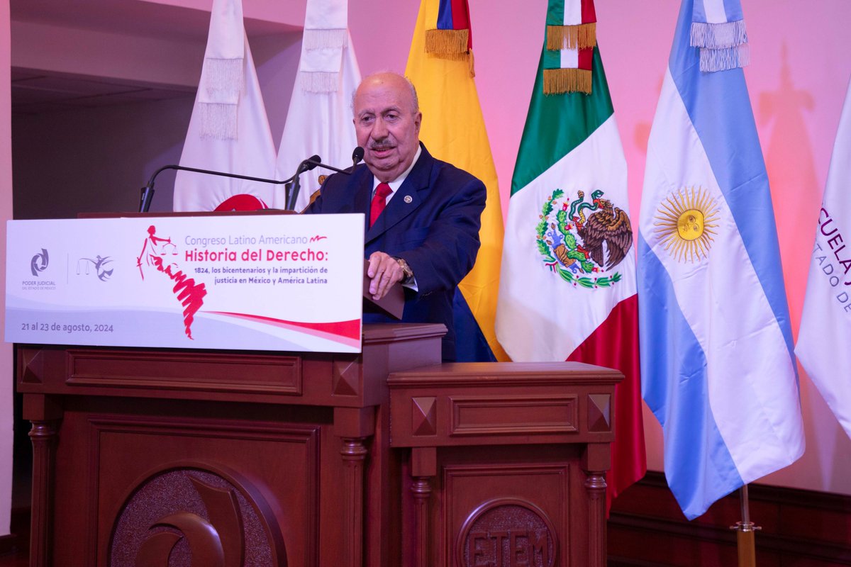 PJEdomex's tweet photo. #Comunicado📄
Historia y justicia, motiva reflexión en congreso internacional del PJEdomex

🔲 Sodi Cuellar enfatizó la importancia de estos ejercicios para comprender el devenir de México.

La historia, con su naturaleza cíclica, no solo es una herramienta invaluable para comprender el pasado, sino también para anticipar el futuro. En el ámbito jurídico, esta capacidad es esencial, ya que permite a los expertos prever el devenir de las instituciones en nuestro país, expresó el titular del Poder Judicial del Estado de México, Ricardo Sodi Cuellar.

Conoce más información ⬇️ ⬇️
https://t.co/CzFg2cJy5W