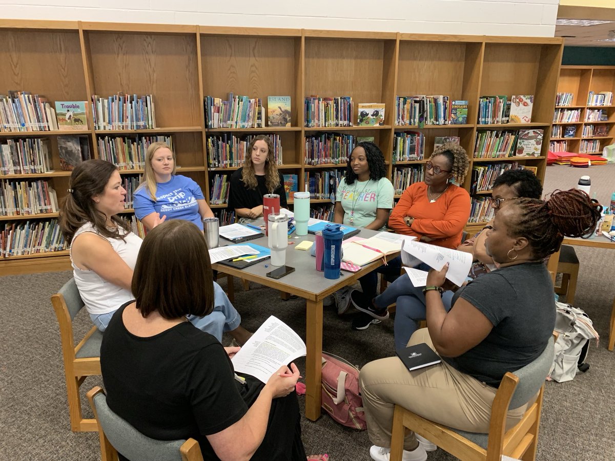 ReedyCreekElem's tweet photo. Great opening day here at Reedy Creek! Can’t wait to see the amazing work this staff accomplishes this year! #Creeksrising https://t.co/G2hUbTZeou
