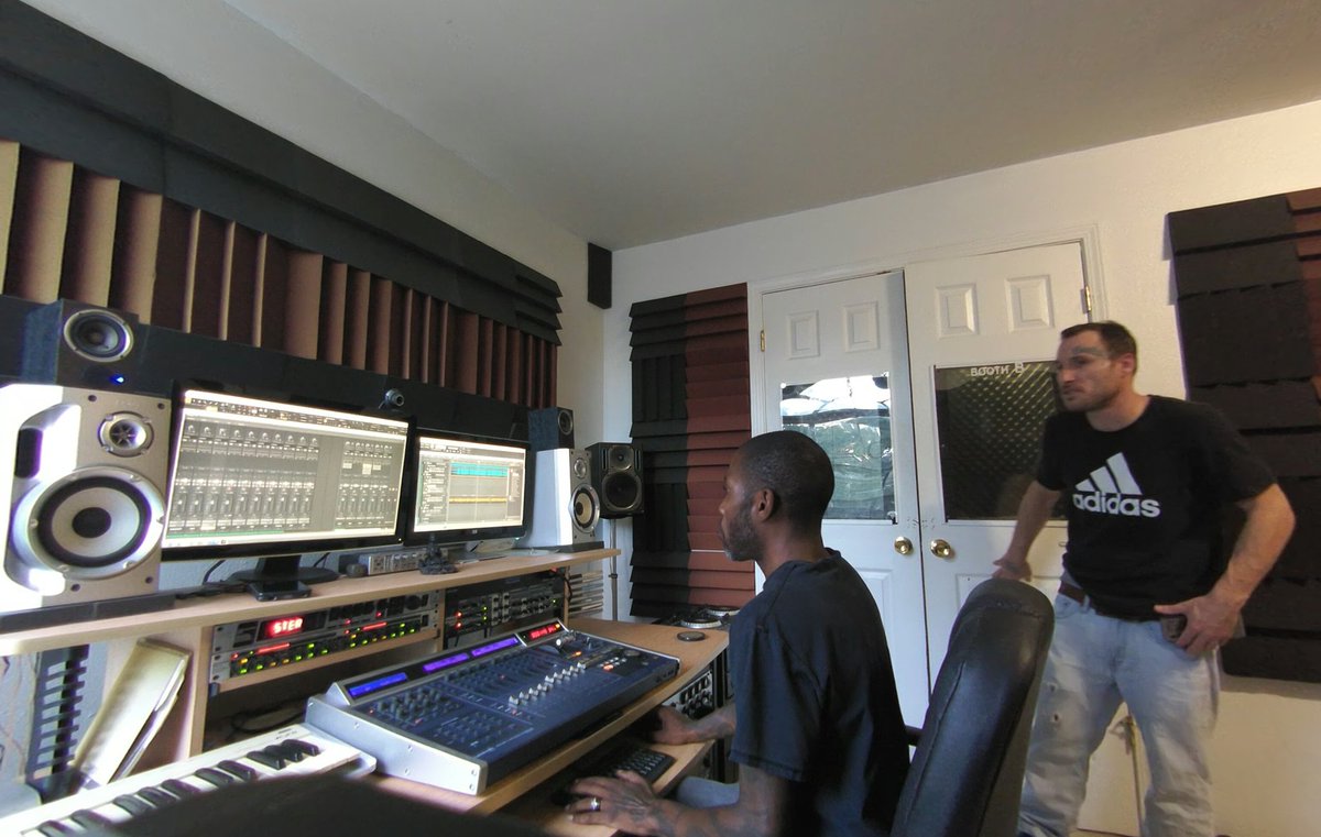 apexstudioncsc's tweet photo. Dallas Blount made a comeback appearance at the studio... https://t.co/Cxrwqq5xN6