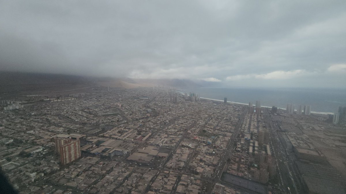 Durante esta tarde se han registrado vientos y llovizna en las costas de #Tarapaca

Se estima que la condición debiera declinar durante la madrugada y precipitaciones no superarían los 0,4mm

Hasta el momento no se registran afectaciones mayores. Los equipos seguirán monitoreando