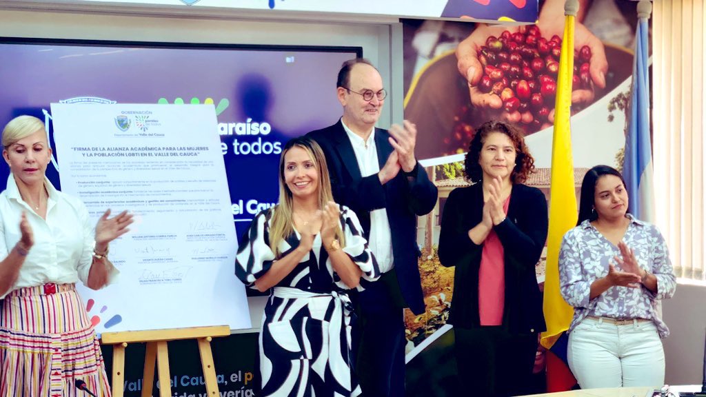 RectorJaveCali's tweet photo. @javerianacali se suma a la Alianza académica para la prevención de las violencias contra las mujeres y población LGBTI en el Valle. Desde las U. luchamos contra la violencia a través de la investigación y conocimiento que se pueda traducir en políticas públicas y educativas. https://t.co/TI6tXpYKgx