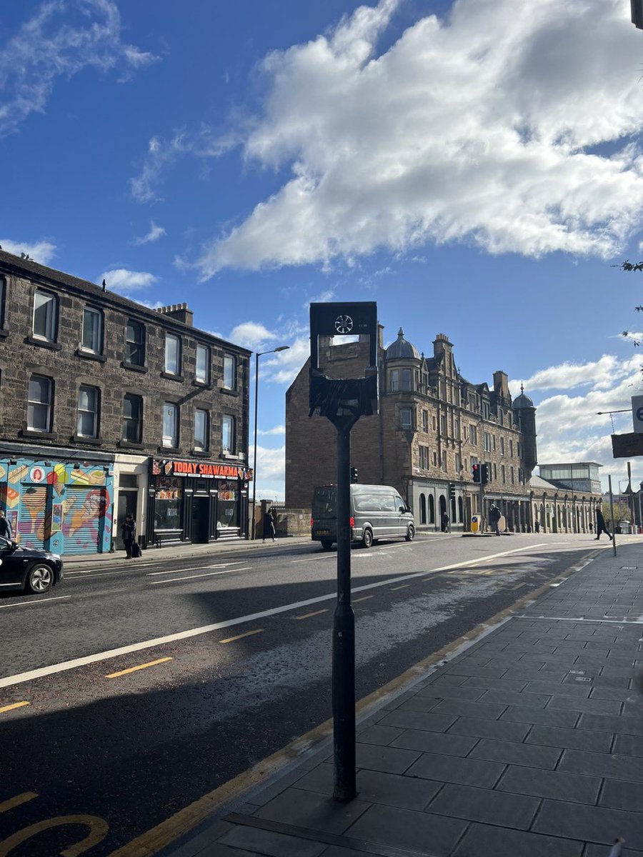 thesimplestick's tweet photo. @edinhelp Reported to @edinhelp on 19/04 - passed to Public Transport team and a replacement bus tracker screen still outstanding. Can you chase please? (21 Cadzow Place, EH7) [pic of previous tracker for reference only ~ this was taken away in April !] https://t.co/y3D3ZREMrK