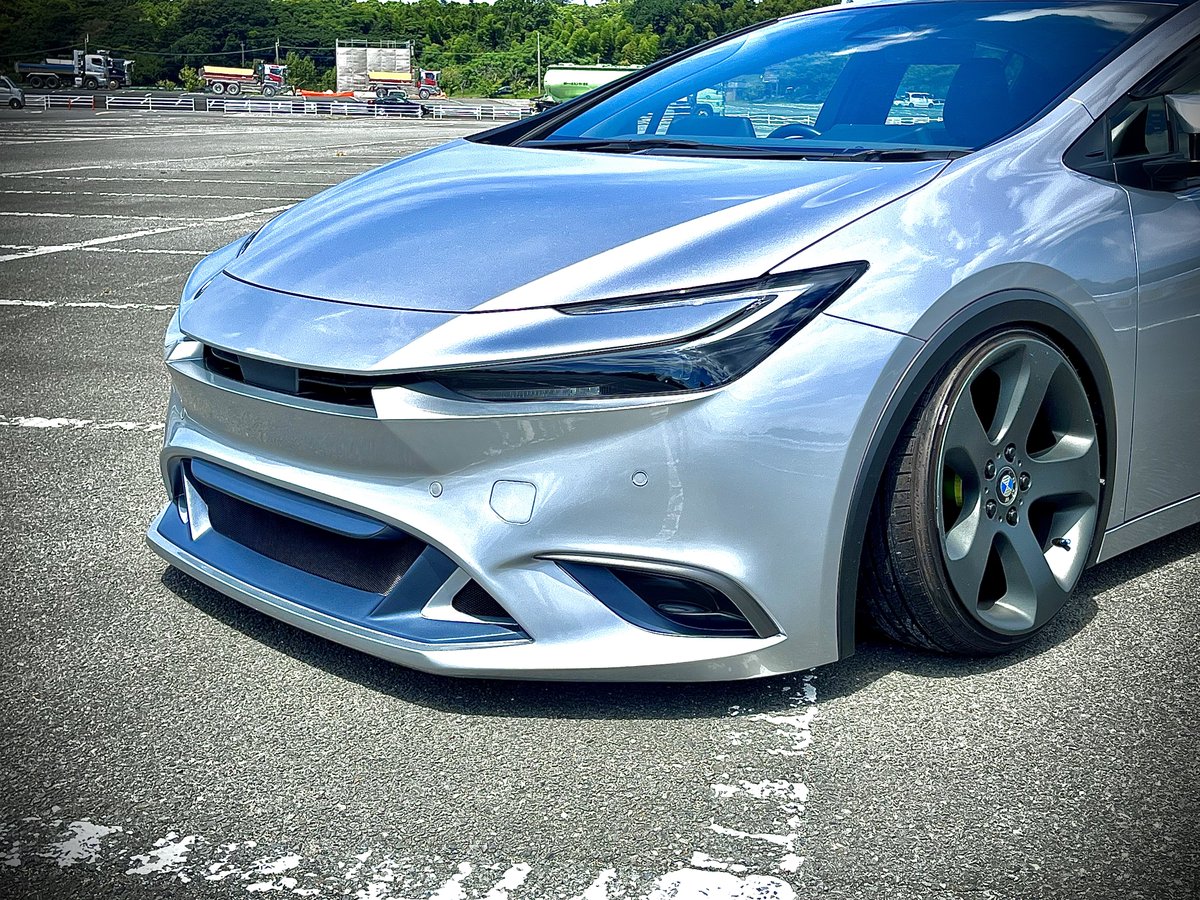 racing_g1's tweet photo. 60prius Aero kit 販売開始！

front bumper (別体式プレート台座付)
¥120,000-(税別)

rear bumper (マフラーカッター付)
¥120,000-(税別)

後ほどホームページの方更新致します！
ご注文は問い合わせフォームから
よろしくお願い申し上げます🙇

#60プリウス
#60PRIUS https://t.co/NsGFfUZ3LV