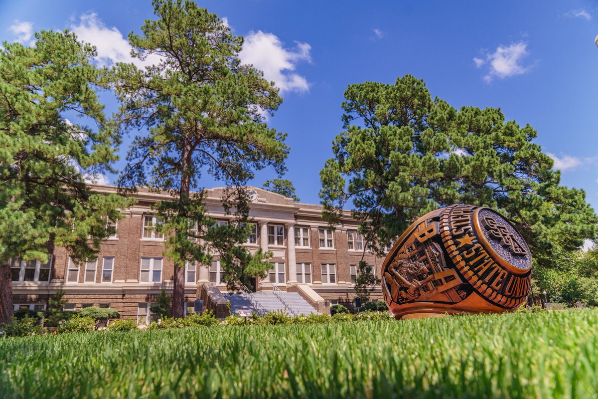 SFASU's tweet photo. ‘Mid Texas pines we have found peaceful shrines. 🌲💜

#AxeEm https://t.co/fBn2eZhv0h