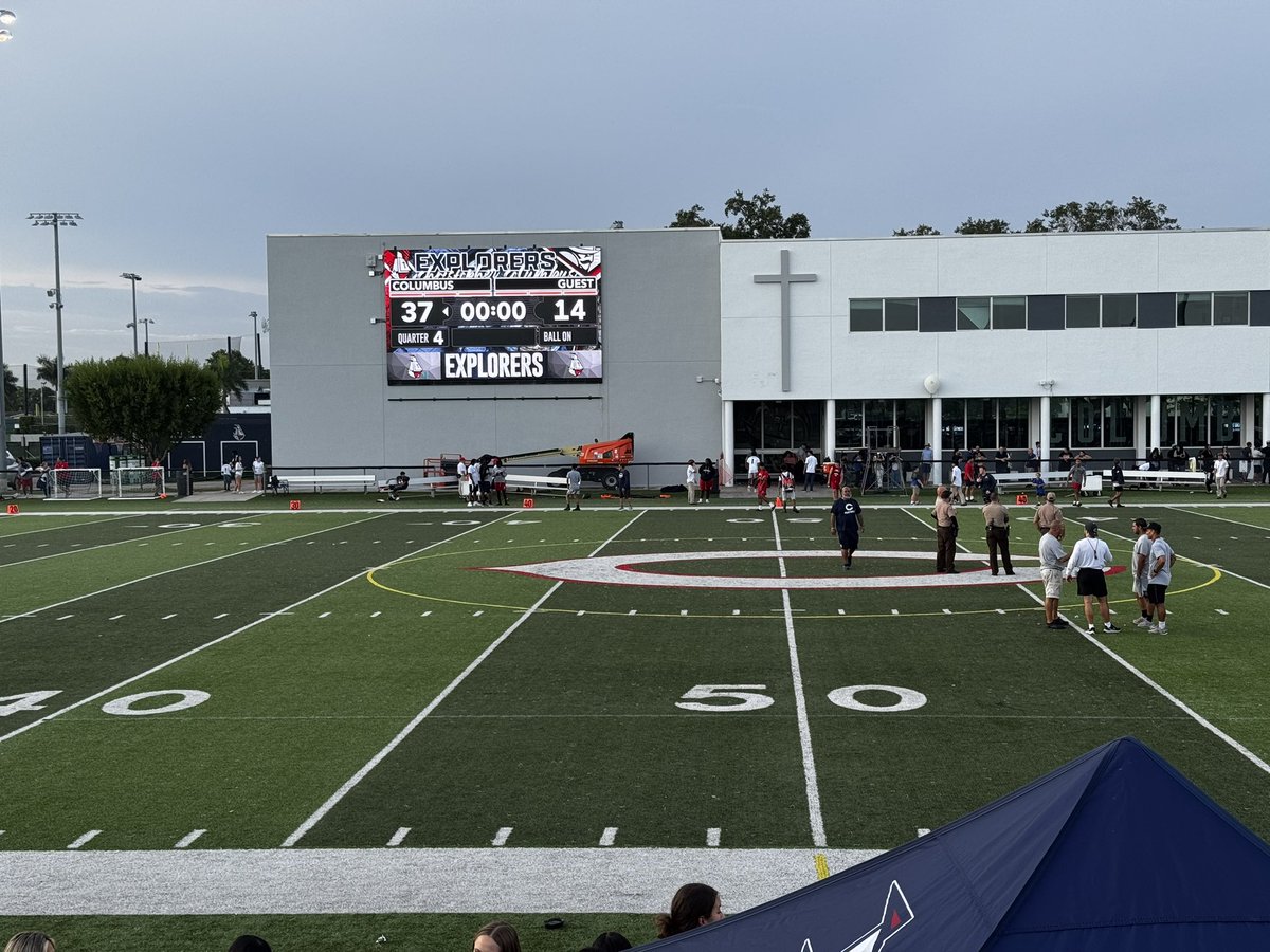 CCNNLive's tweet image. Final score: Columbus Explorers- 37 Archbishop Carroll Bulldogs- 14 #classof2028 #explorers #adelante