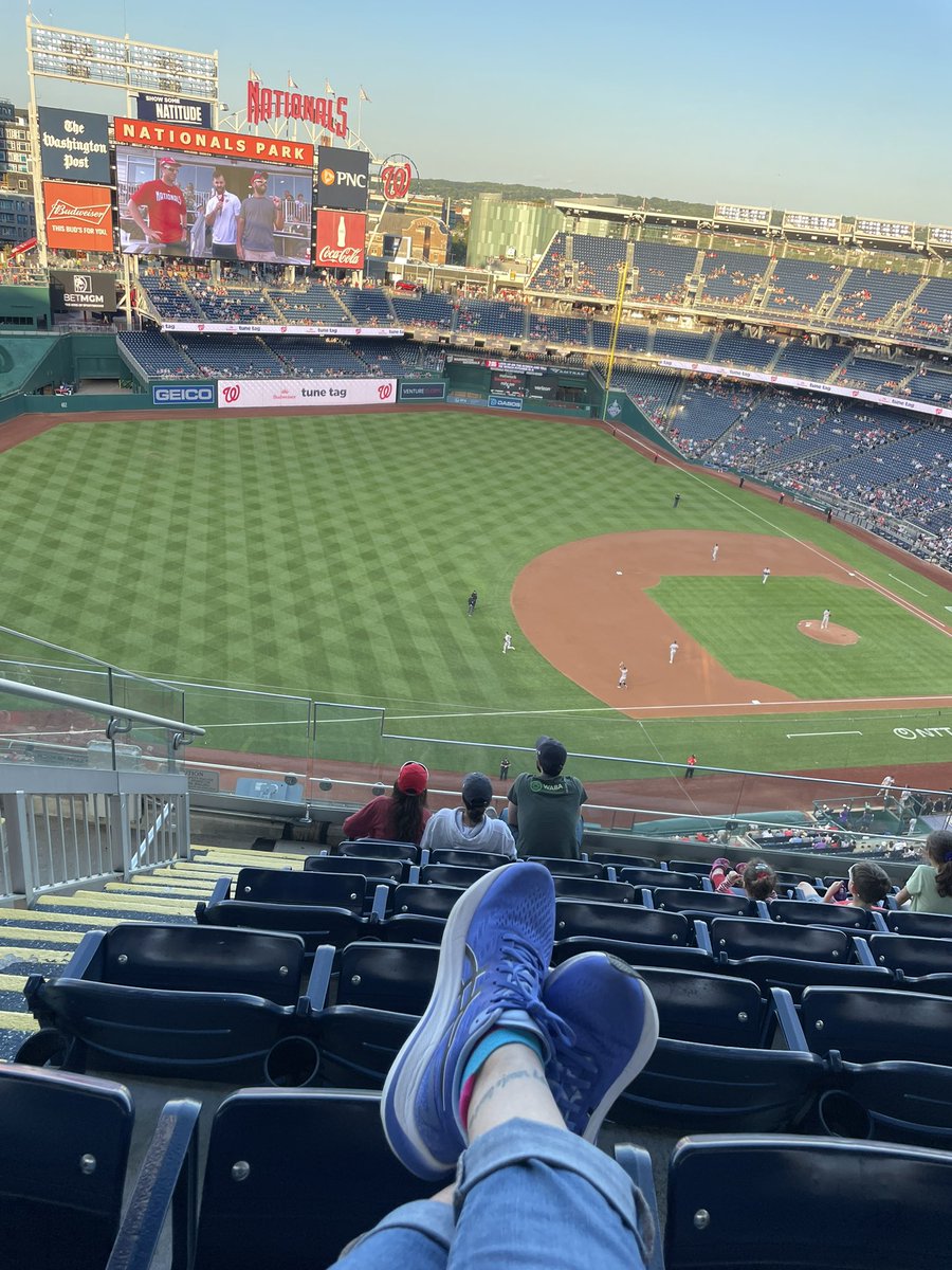 vandygirl1998's tweet photo. Of course this is how the mama spends the night before school starts:
#FeetsAcrossDC #FeetsAcrossMLB https://t.co/nUmgswTGUc