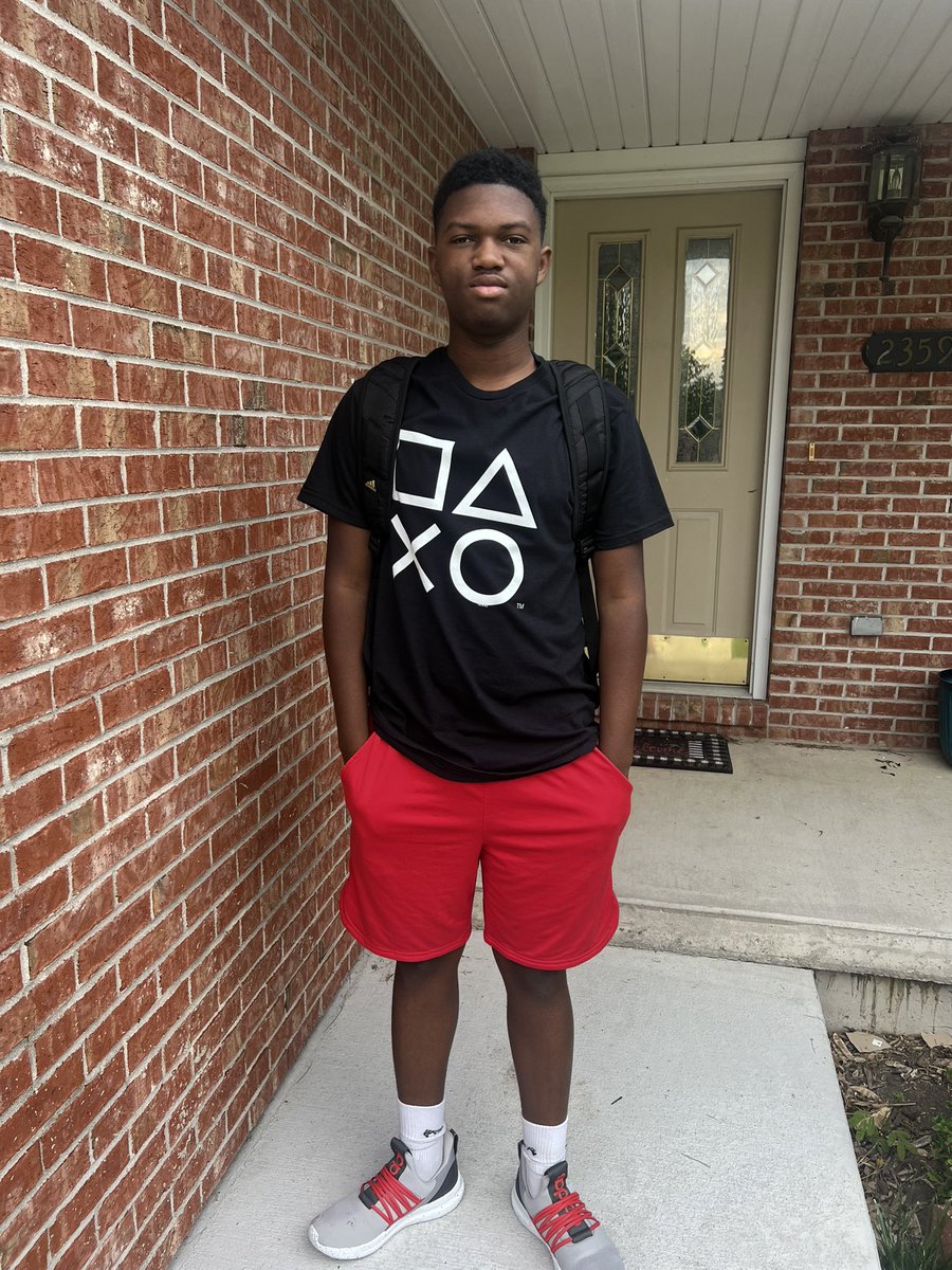 drtlentz's tweet photo. First day at MMS for The Heir. Thankful for the teachers, administrators, and students who welcomed him to the Bulldog family. https://t.co/gx0VwqyP3u