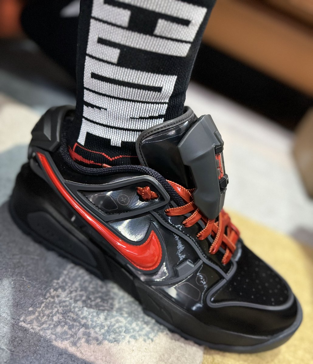X1JC_MIA's tweet photo. πΈ donβt do the #CloneX dunks justice β«οΈπ©Έπ₯π± & π΄ ribbon laces hit hard! π₯
S/O to @TeviLawson13 for the lacing method! πͺ’
#RTFKT #RTFKTDunks #RTFKTCloneX https://t.co/rpWj9XF3Aj