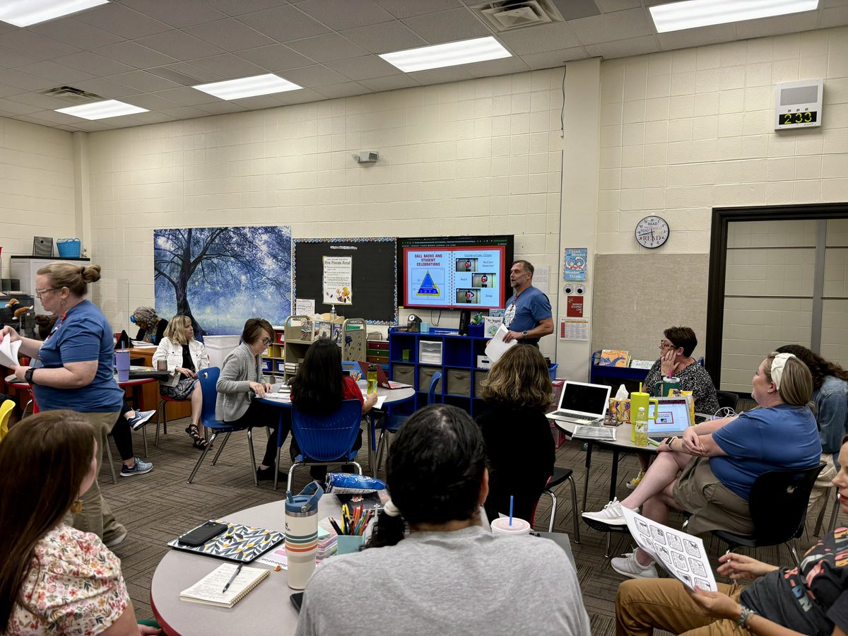 AhuskerAmy's tweet photo. The team at @stonypointsouth diving into AVID for Professional Development today! @AVID4College Chants and Cheers!! 👏🏼👏🏼👏🏼 @kckschools #AVIDforALL #BetterEveryDayInEveryWay https://t.co/hnBGCeDTNg