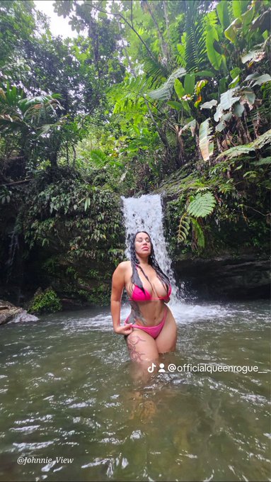 Watch queenroguexxx1's leaked NSFW photo on TwXstars