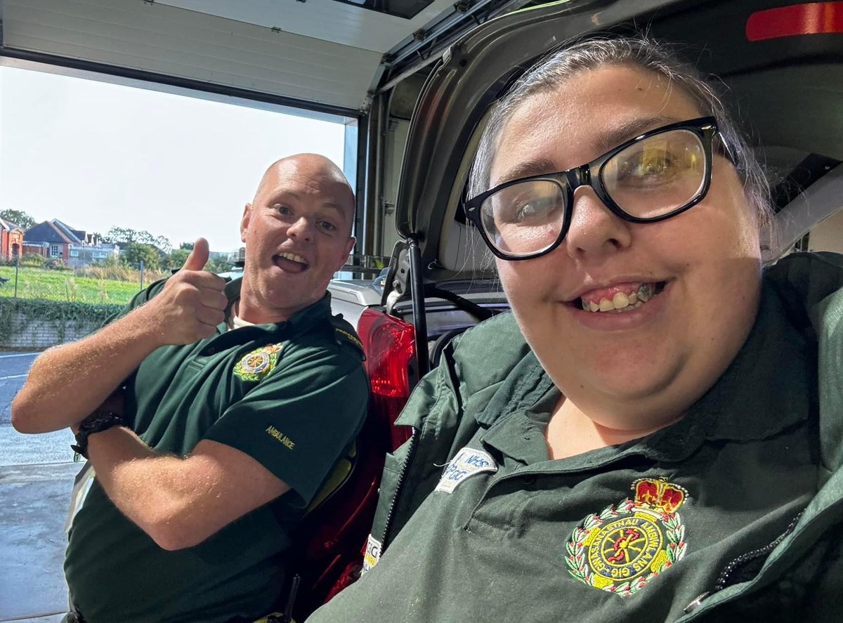 owenmorgs's tweet photo. An extra pair of hands can learn a fair bit in 12 hours, that’s why I’m always happy to have company on a CHARU shift. Thanks to #TeamWAST dispatcher @hanstan2410, who will have to invite me for a CPD visit to C&amp;W #Ambiwlans dispatch &amp; control. #CHARUlife #Paramedic https://t.co/GHoENn9IwN