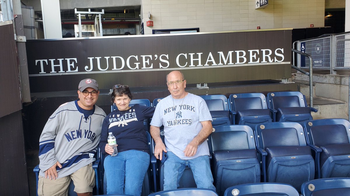 joshfieldsnyc's tweet photo. @REPBX
Lets go Yankees! What an awesome and exciting start to the game! https://t.co/KXPWdz5jUe