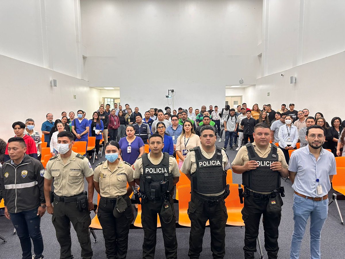 IESS_Ceibos's tweet photo. #IESSteInforma | Personal de Gestión de Riesgos de @IESS_Ceibos, junto a @policia_de85505, 👮capacitó al personal de salud 👨🏻‍⚕️y administrativo de esta casa de salud. Se abordaron temas como: https://t.co/kiEuvqKTif
