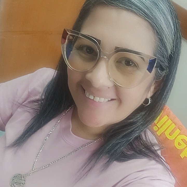 gigeisa's tweet photo. #NuevaFotoDePerfil https://t.co/m1JL2d0PHr