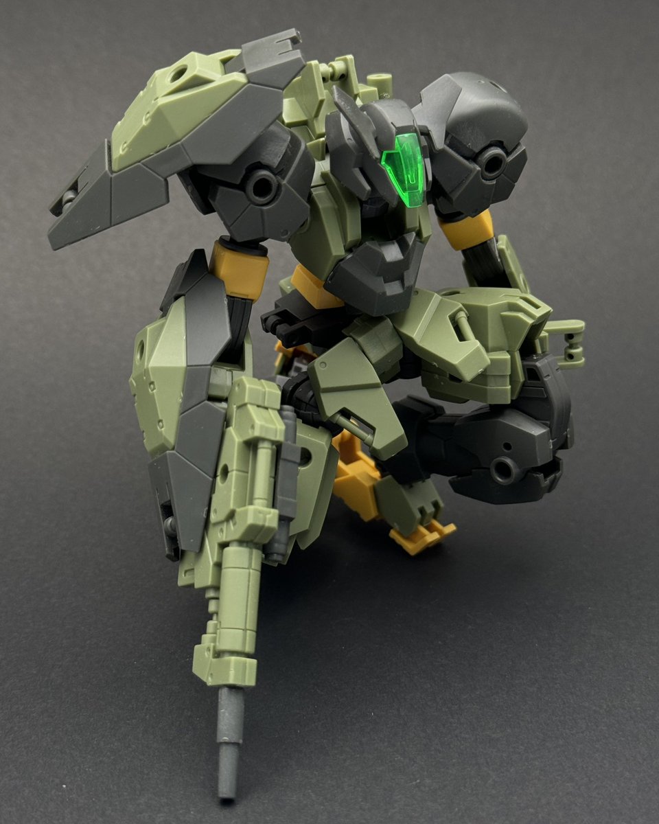 フォレスティエリ04、過去発売した武器なども沢山付属しております