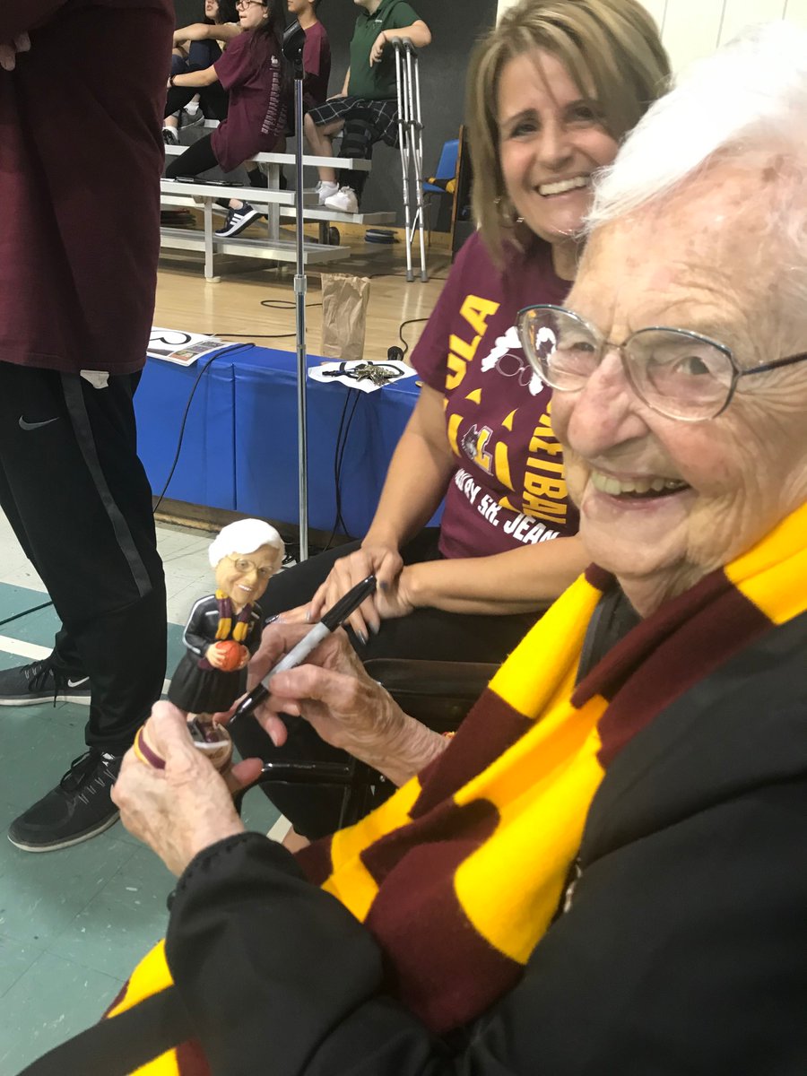 StMonicaAcademy's tweet photo. Happy 105th birthday Sister Jean from all of us at St. Monica Academy! 🎂🎉🥳 @loyolauniversitychicago https://t.co/HGFbOzvaZ6