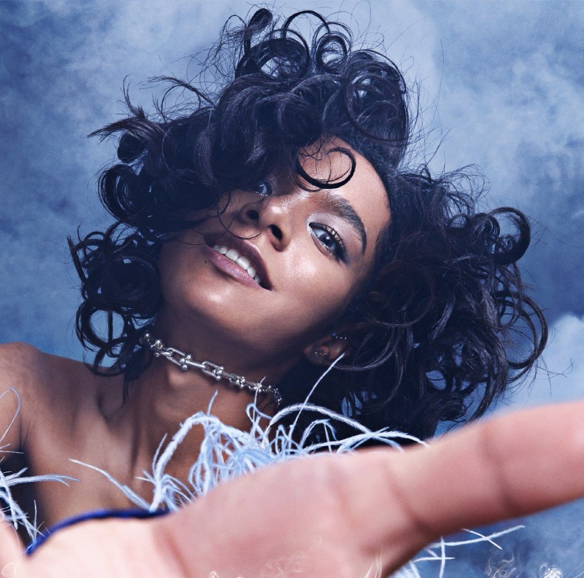 🌹 (@avugallery) / Posts / X