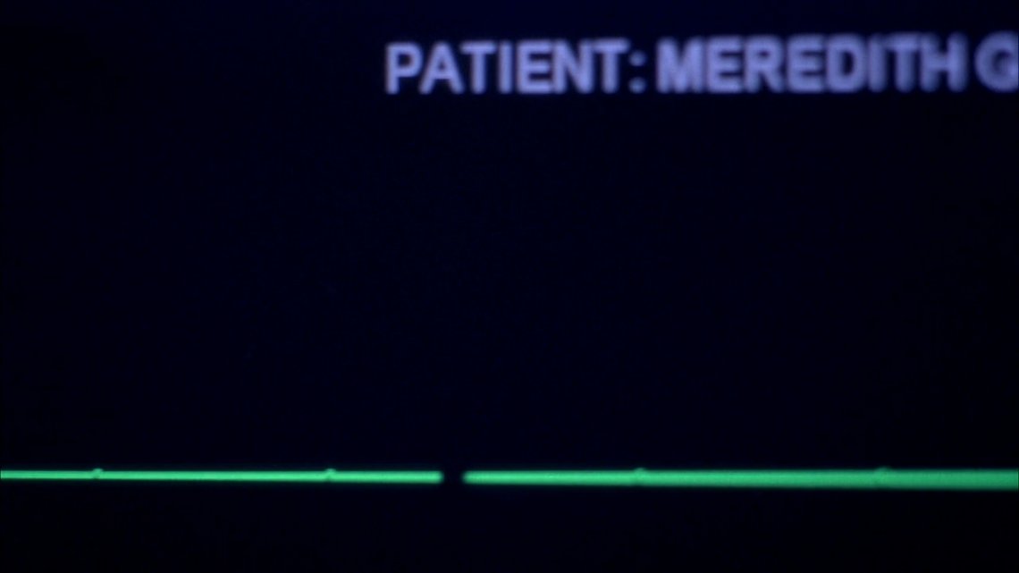 merdersuniverse's tweet photo. One of the most tense moments in grey's anatomy https://t.co/EfQYRYzsCo