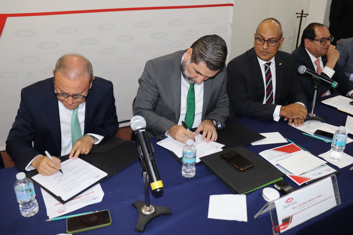 Nuestro presidente nacional, Luis Méndez Jaled <a href="/lmendezjaled/">Luis Méndez Jaled</a> y el country manager del IFC México <a href="/IFC_LAC/">IFC América Latina y el Caribe</a>, Juan Gonzalo Flores, firmaron hoy un memorándum de entendimiento entre ambos organismos, para impulsar proyectos de construcción sostenibles, inclusión y digitalización,