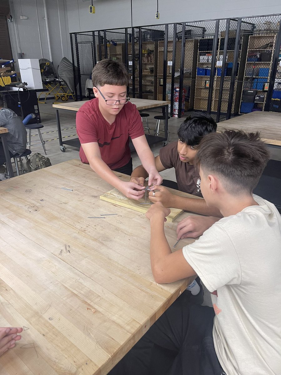 frankchavez22's tweet photo. Rudder Rangers completing Nail Balance challenge in Principles of Applied Engineering. #RangersLEAD #NISD @EarlRudderMS https://t.co/1H6R758lq2