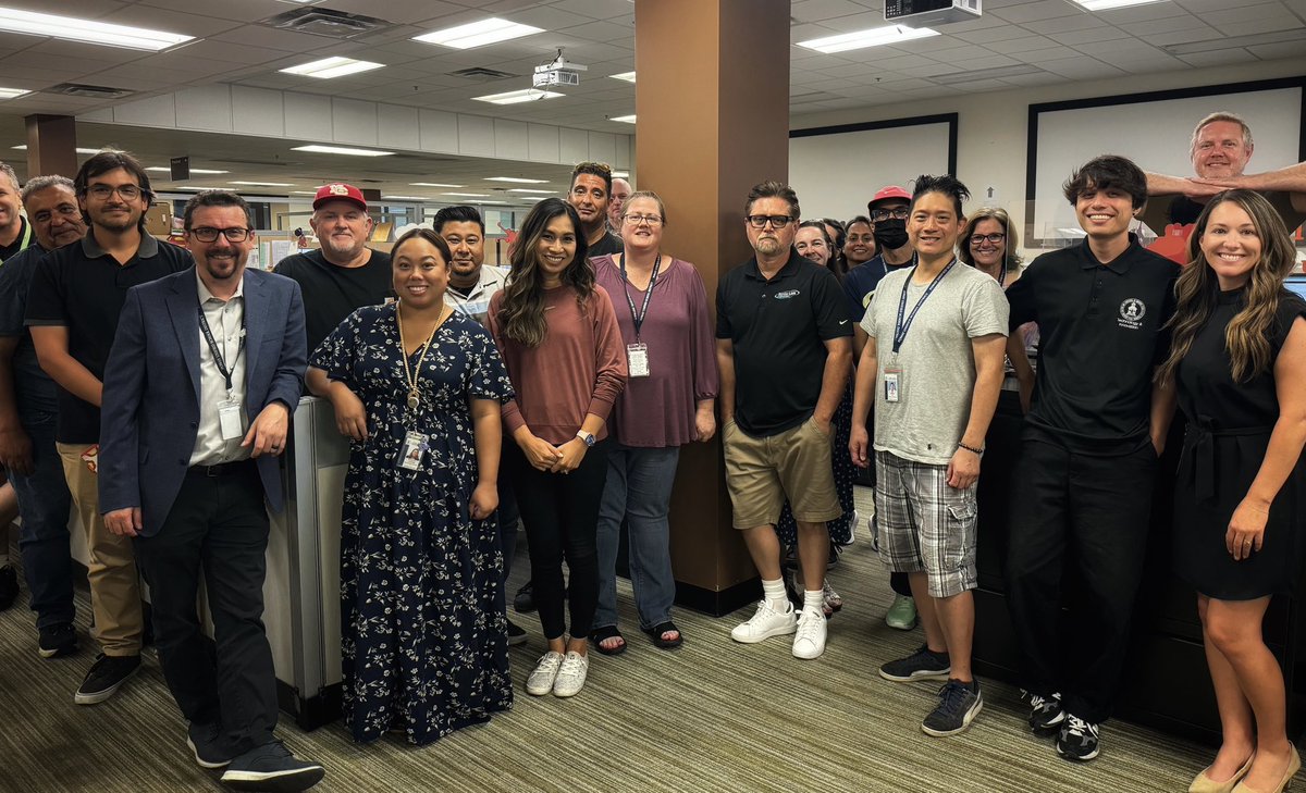 Thank you to our incredible I.T. team for their hard work and dedication towards ensuring that the 2️⃣4️⃣-2️⃣5️⃣ school year was off to a great start. They are the ✨magic✨ that keeps @powayunified up &amp; running 💻🛜 We are grateful for this amazing team!