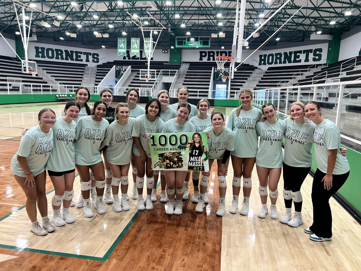 Congratulations to #17 junior setter Miley Massey! She surpassed 1000 career assists last night 💚🤍 #AzleAthletics #WeAreAzle