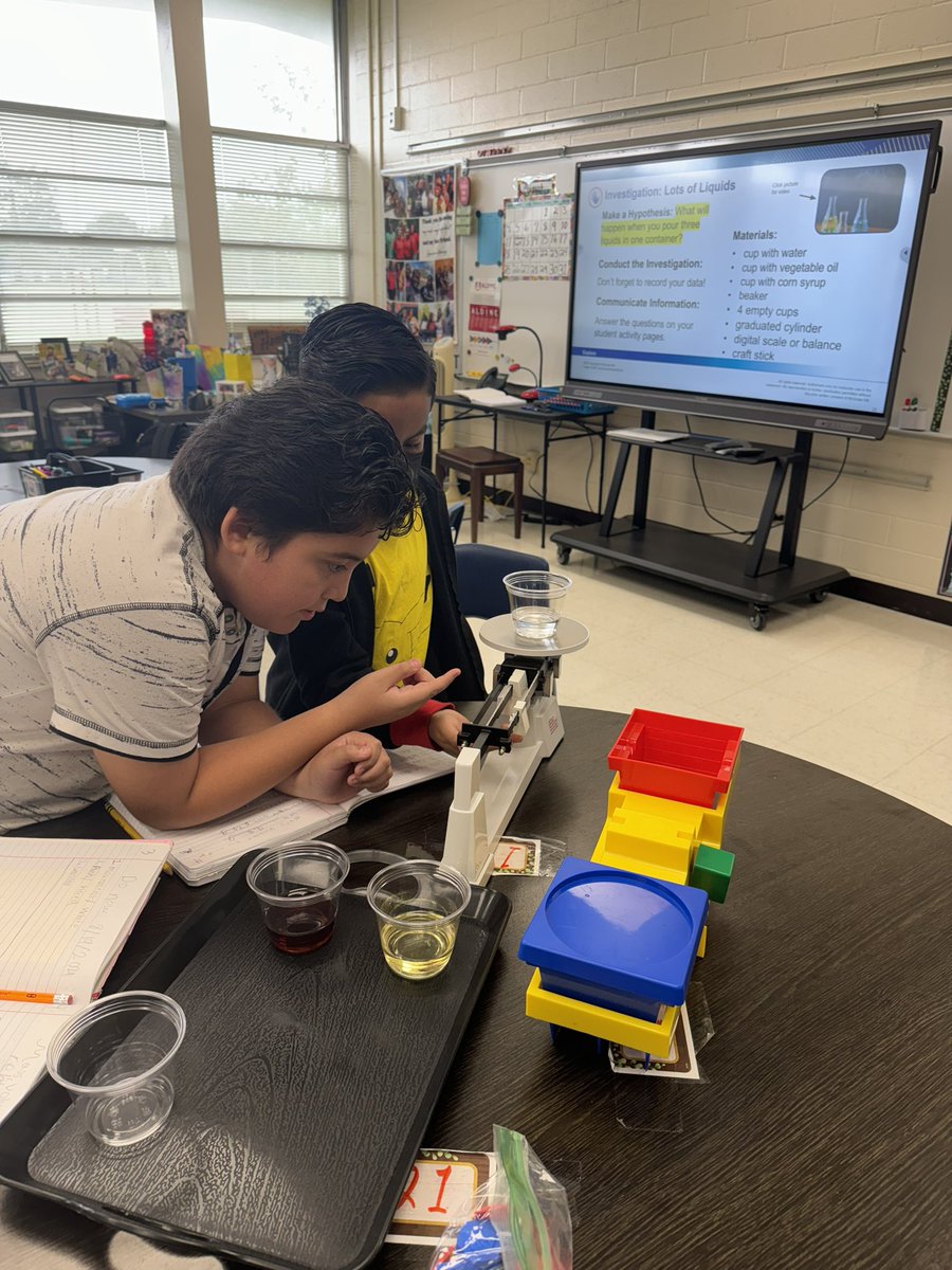 MrsHamlett501's tweet image. Students are off to a great start comparing and contrasting mass, volume, and relative density through scientific investigations! @GoomanES_AISD @STARS_902 @WardLadon @rogersstac