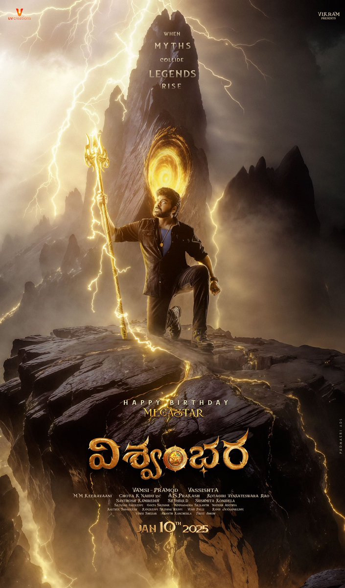 UV_Creations's tweet photo. When darkness and evil take over the world, a 𝗠𝗔𝗚𝗡𝗔𝗡𝗜𝗠𝗢𝗨𝗦 𝗦𝗧𝗔𝗥 shall shine bright to fight🌟

Happy birthday, MEGASTAR @KChiruTweets ❤️‍🔥

Let the world witness your aura with #Vishwambhara ✨

Get ready for a MEGA MASS BEYOND UNIVERSE, In cinemas from January 10th, 2025 🌠

#HBDMegastarChiranjeevi
@trishtrashers @AshikaRanganath @DirVassishta @kapoorkkunal @mmkeeravaani @NaiduChota @mayukhadithya @sreevibes @gavireddy_srinu @UV_Creations @TheVishwambhara