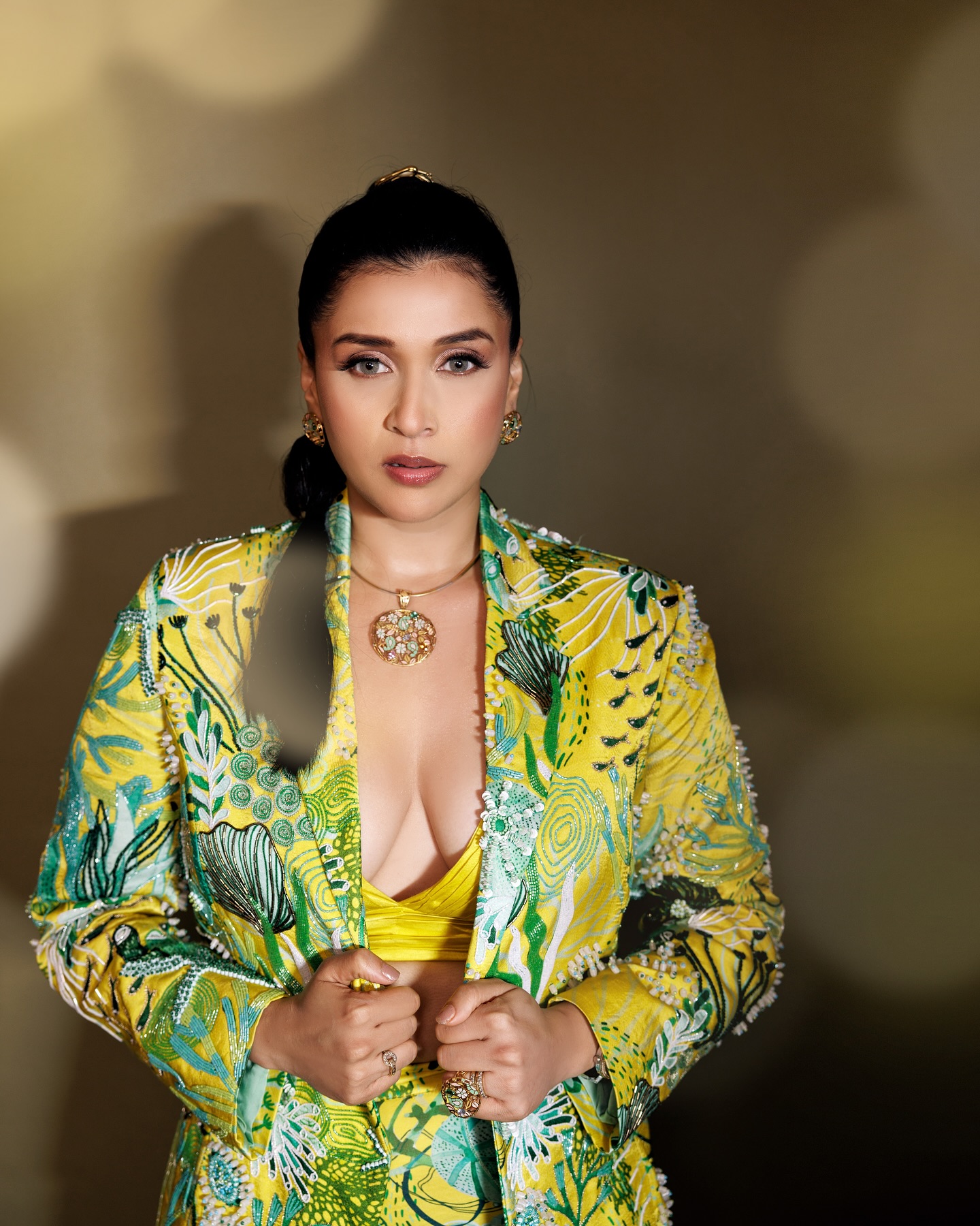 GVj3SACbAAAl1t0?format=jpg&name=large