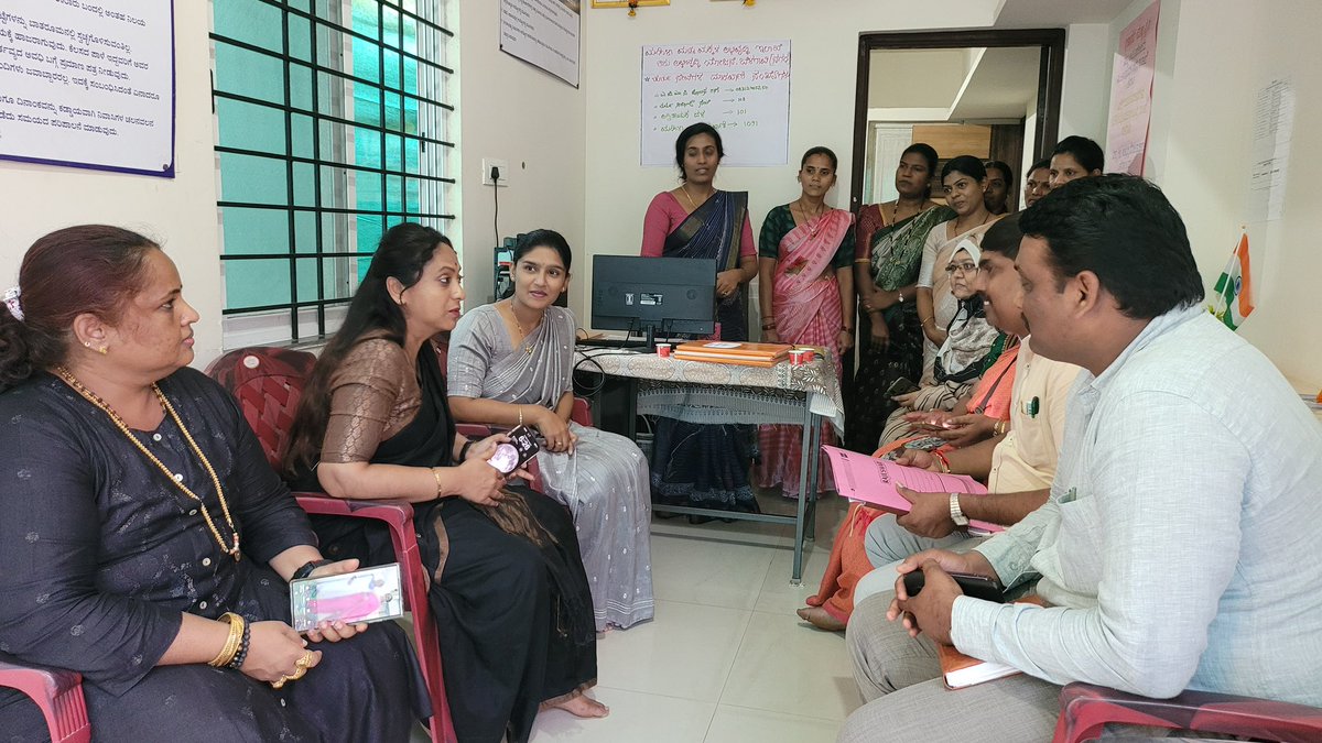 drnagalakshmi_c's tweet photo. ಬೆಳಗಾವಿ ಜಿಲ್ಲಾ ಪ್ರವಾಸದ ವೇಳೆ ಉದ್ಯೋಗಸ್ಥ ಮಹಿಳೆಯರ ವಸತಿ ನಿಲಯಕ್ಕೆ ಭೇಟಿ ನೀಡಿ ಪರಿಶೀಲಿಸಿದ ಕ್ಷಣಗಳು.
#BelgaumVisit #WomenEmpowerment #EmploymentOpportunities #EmpoweringWomen #BelgaumDistrict #WomenAtWork #DormitoryInspection #WomenSafety #WorkplaceFacilities #KarnatakaTour https://t.co/wo98EM47Yz