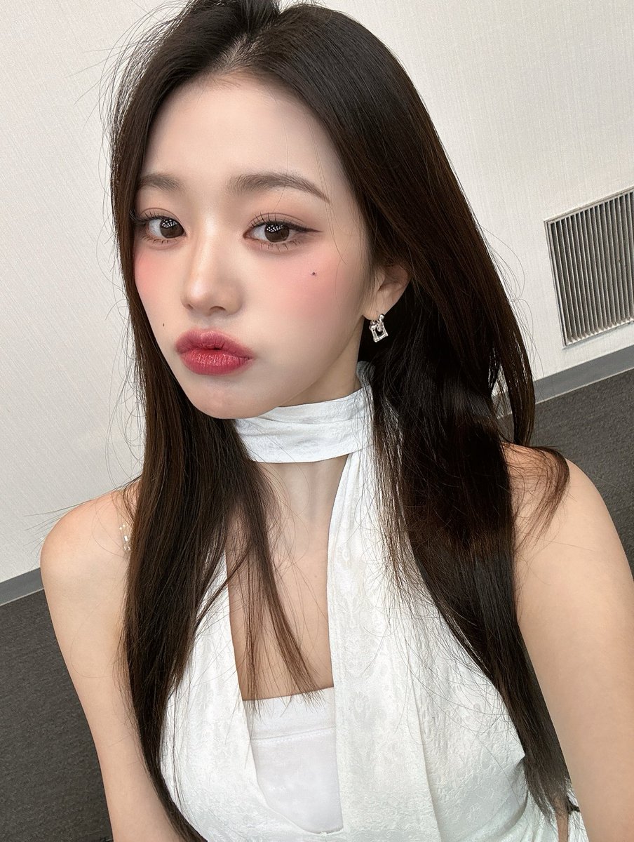 IVE_twt's tweet image. ㄴㅅㅇ🤍

#IVE #아이브
#JANGWONYOUNG #장원영