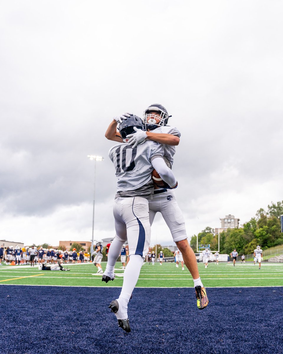 Ithaca Bomber Football tweet media