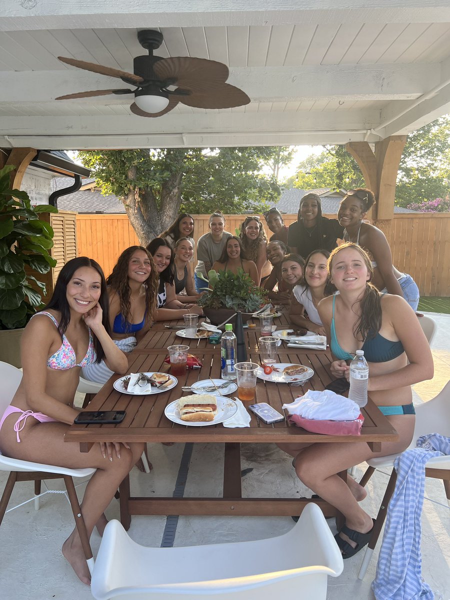 Thank you to the Mershon Family for having us over for dinner and a little fun in the pool! 🏊🏾‍♀️🏊‍♀️🏀🏀