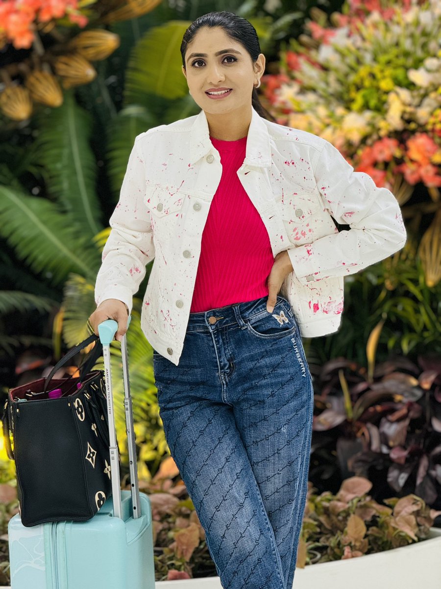 On a trip to England - 🇮🇳✈️🇬🇧