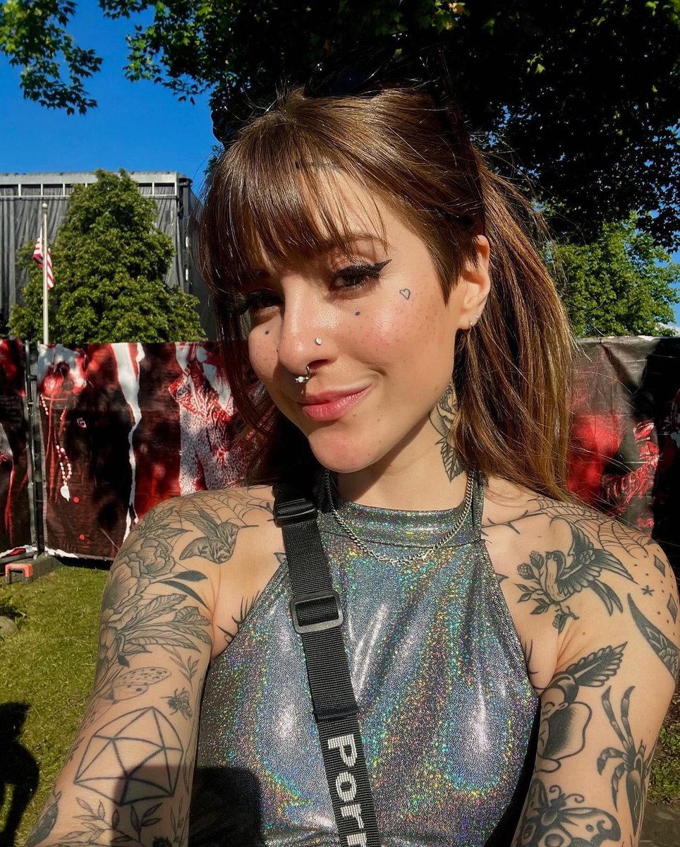 oliviajones90's tweet photo. You active? Say hi in my DMs if you are :) https://t.co/Vyg7Evp7i3