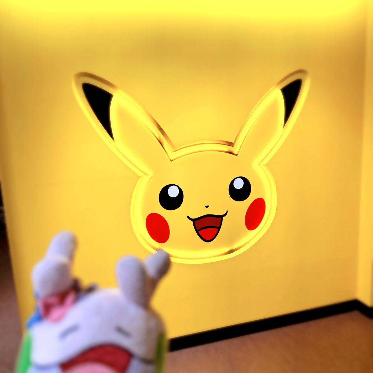 ポケモンストア東京駅限定 駅長ピカチュウ缶のリーフクッキー🍃 缶