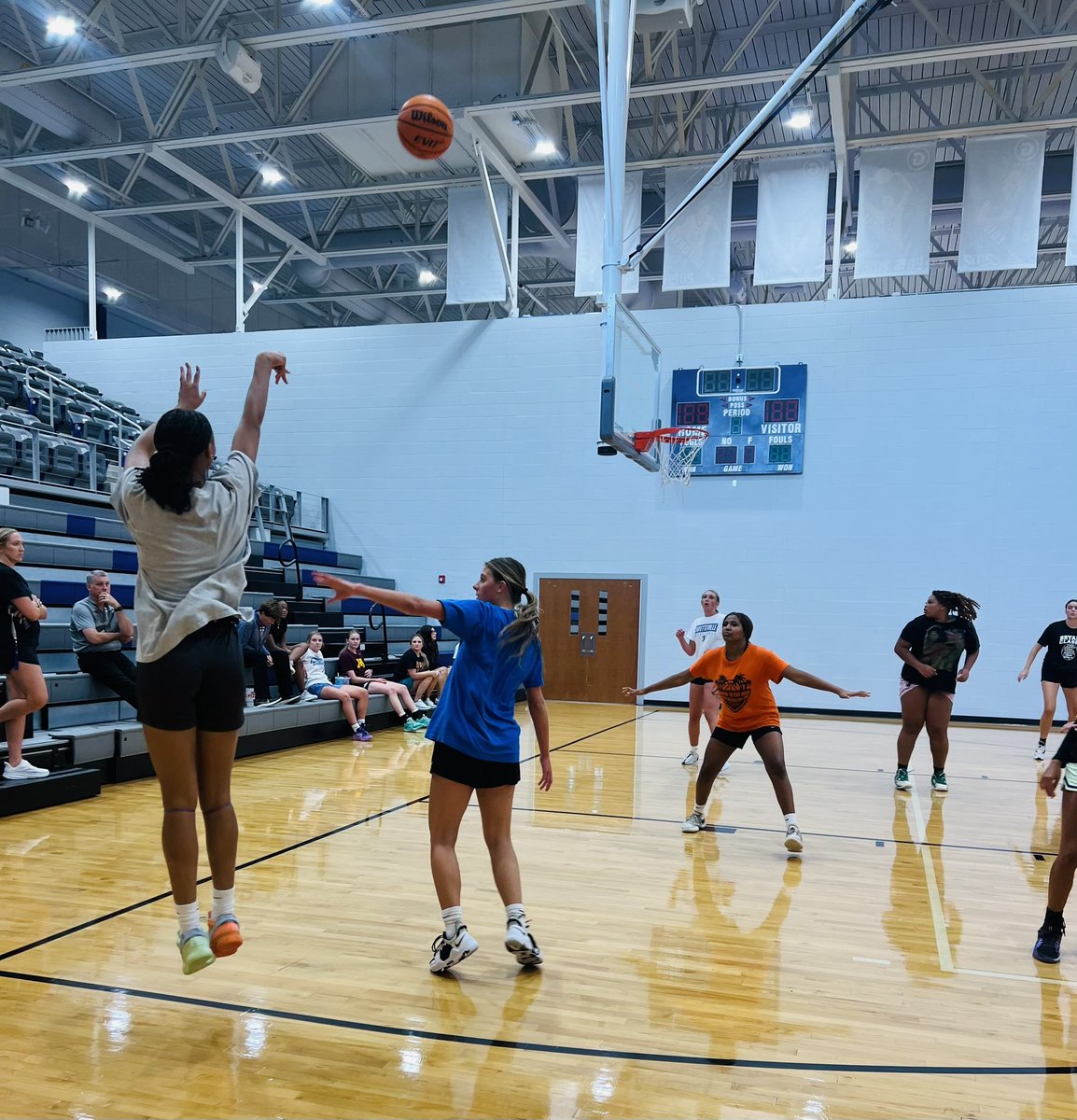FayBulldogsGBB's tweet photo. Look at that form!! First day of open gym, fun watching them on the court. https://t.co/s4ldv2wTtF