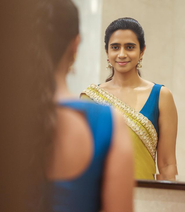 manisha_mithra's tweet photo. My love affair with sarees knows no bounds😍💃🦋🌹❤️ #sareestyle #saree #sareeswag #sareelove #sareecollections #sareemagic #indianwearsaree #traditionalwear #traditional #traditionalbeauty #duskyqueen #ethnicwear #thalaivarni https://t.co/P3TxS3ZtMQ