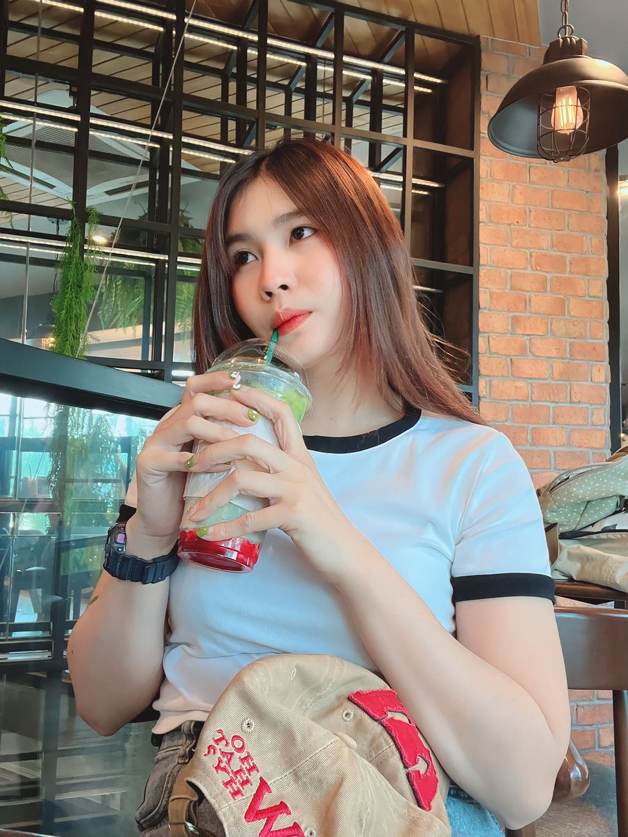 หัวใจก็เล็กนิดเดียว ถ้าเก็บหมดทุกอย่างไว้ในนั้นไม่ได้ ก็ย้ายไปเก็บไว้ในความทรงจำแทนแล้วกัน 🤍 #บ่อวิน