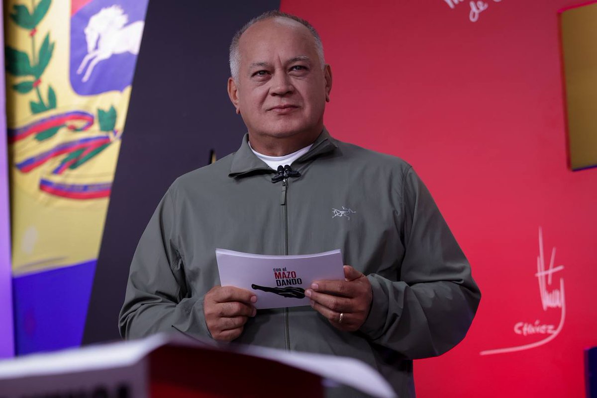 #EnVivo <a href="/dcabellor/">Diosdado Cabello R</a>: La oligarquía está dispuesta a entregar el país por pedacitos al imperialismo.

#SayonaFascistaTerrorista #21Ago