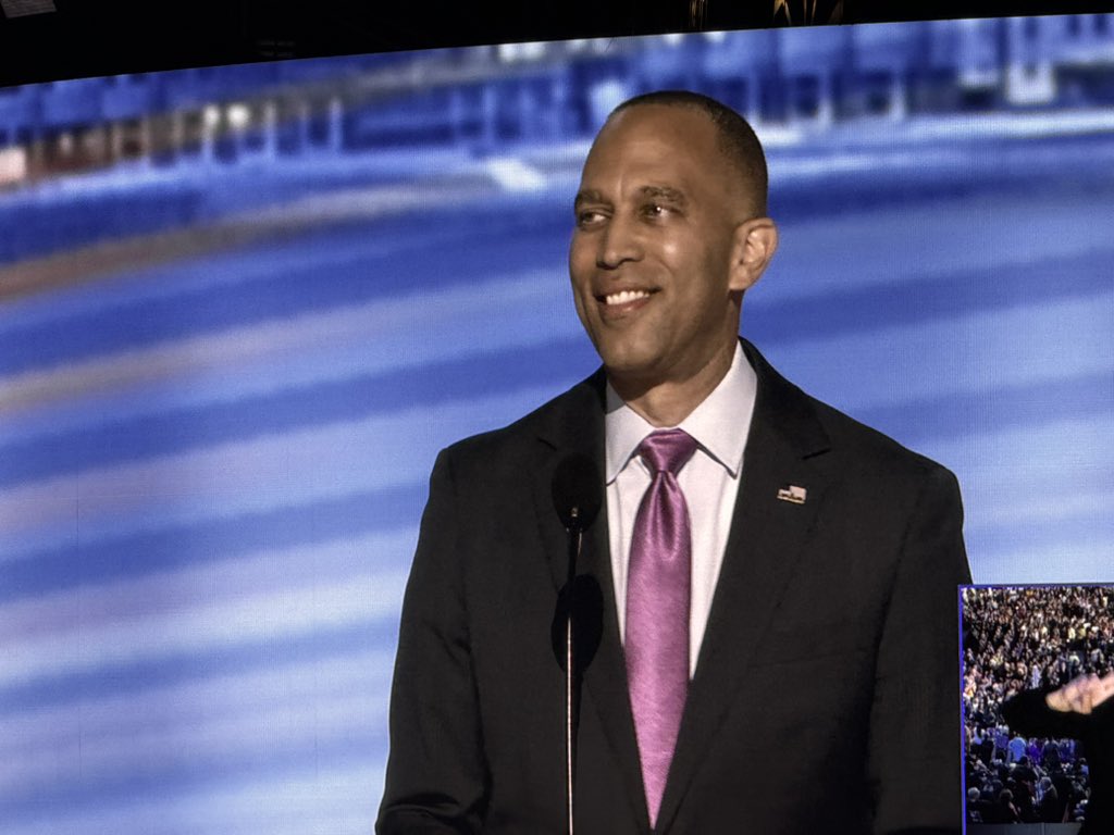 Mueller, She Wrote (@muellershewrote) on Twitter photo “Bro. We broke up with you got a reason.” <a href="/RepJeffries/">Hakeem Jeffries</a> “Bro. We broke up with you got a reason.” <a href="/RepJeffries/">Hakeem Jeffries</a>