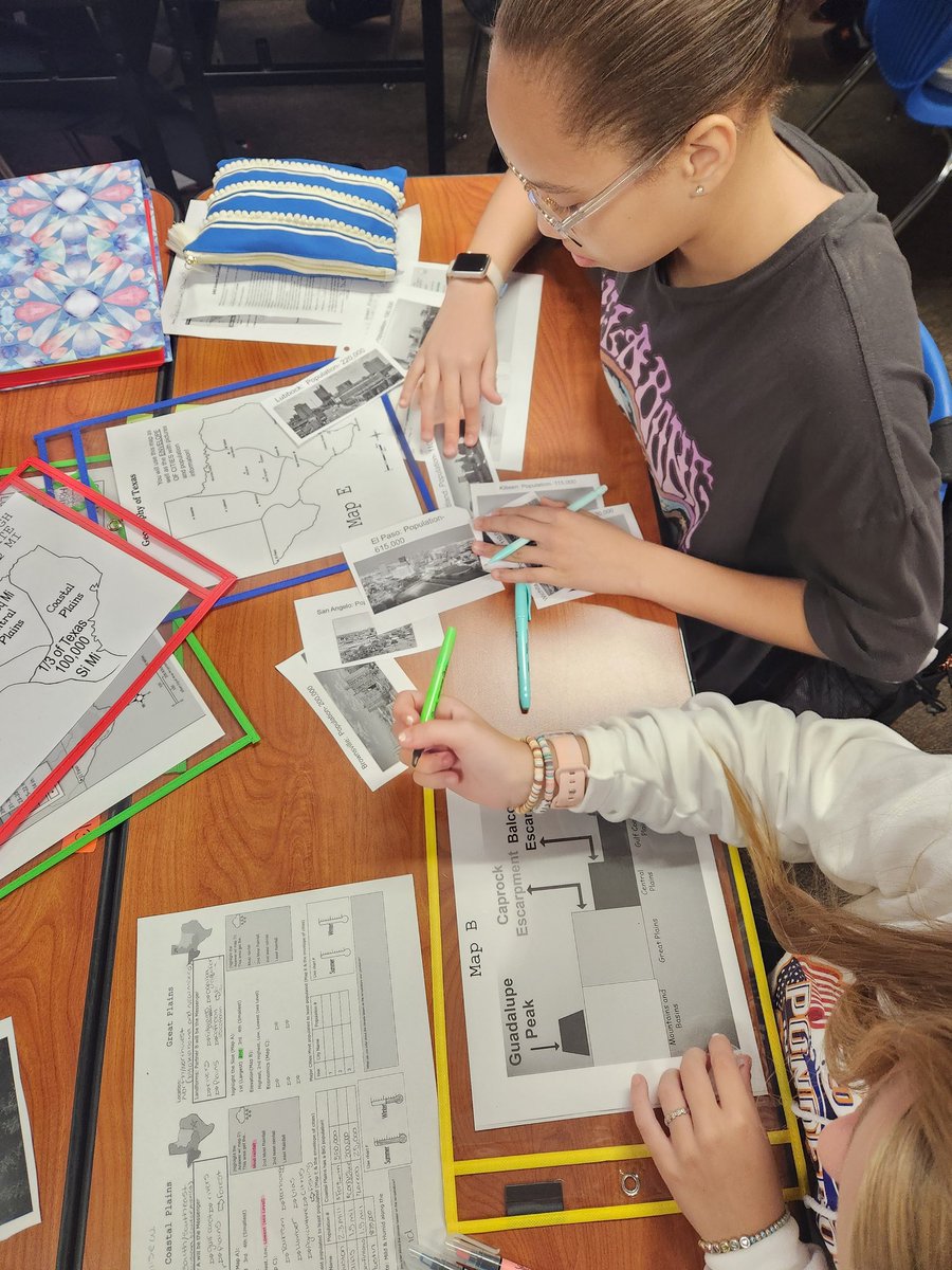 McBane_AMS's tweet photo. Students learned about TX 4 regions using scribe messenger. Then, they made their own notes analyzing maps and charts! #Path2inquiry #OnwardUpward @history_ams @humble_SocSt https://t.co/Og6w7Ok7e4