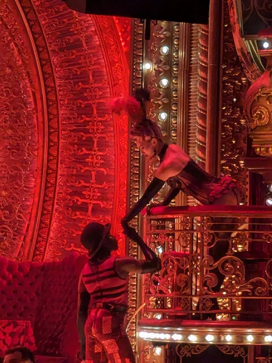Anasuya Sengupta (@anasuyashh) on Twitter photo 🙏🏾 amazing cast-crew #MoulinRougeWestEnd <a href="/TeamPiccadilly/">Piccadilly Theatre</a> After show, to acknowledge the pain of past weeks in the UK - fundraise for refugees&migrants <a href="/BritishRedCross/">British Red Cross 🧡</a>. It was a brave, beautiful gesture after a spectacular performance. Yes we can can can end hatred with love. 💖 🙏🏾 amazing cast-crew #MoulinRougeWestEnd <a href="/TeamPiccadilly/">Piccadilly Theatre</a> After show, to acknowledge the pain of past weeks in the UK - fundraise for refugees&migrants <a href="/BritishRedCross/">British Red Cross 🧡</a>. It was a brave, beautiful gesture after a spectacular performance. Yes we can can can end hatred with love. 💖