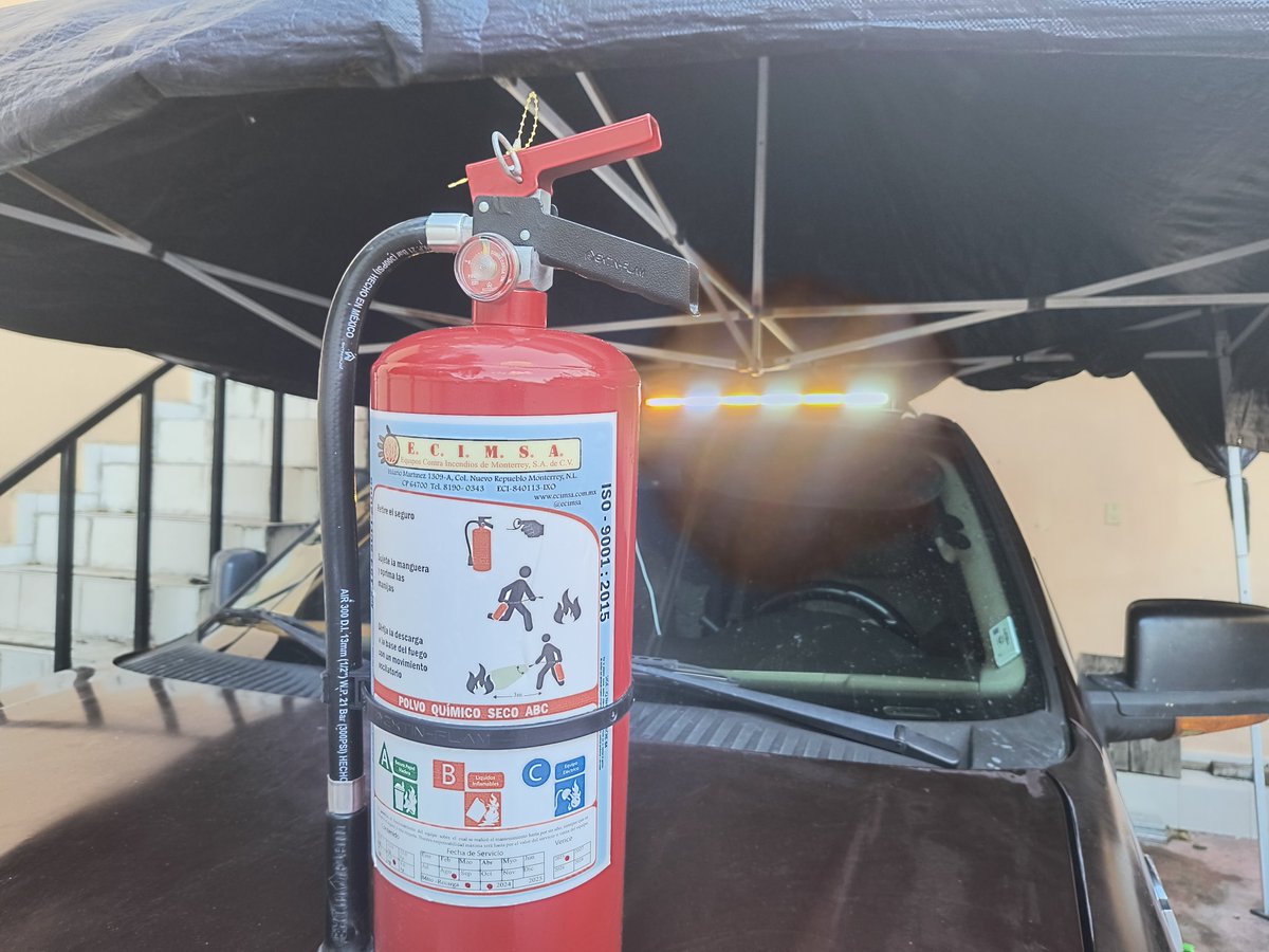 OLVERA1508's tweet photo. El día de hoy después del servicio matutino recibimos la donación de la compañía @ECIMSA que nos apoyaron con la recarga de extintores, será de gran apoyo para nuestra labor social...agradecemos está colaboración a nuestra causa voluntaria https://t.co/LHlChTZLcF