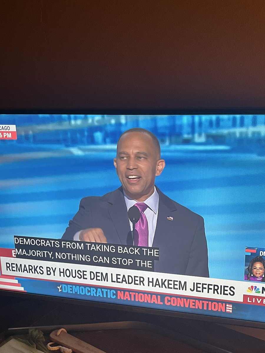 #DNC2024 
Brah, (T-Rump) “we broke up with you for a reason and there’s NO reason we should ever get back together!!!” That’s right, Rep. Jeffries you tell ‘em!!  🥰😊💙💙