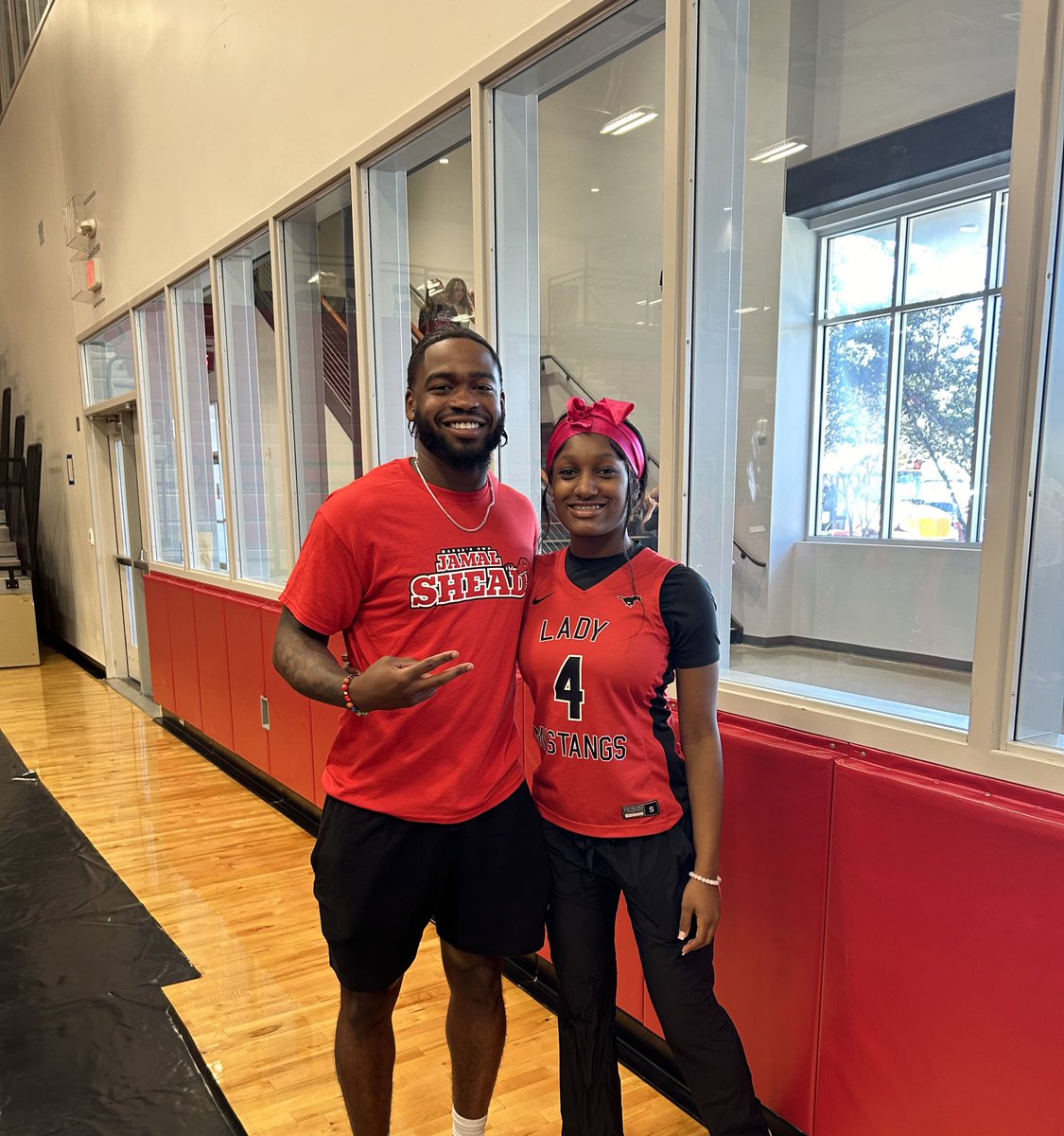 It was so amazing to meet and celebrate <a href="/JamalSheadMuse/">JamalSheadMuse</a> as he continues his basketball career at the pro level!
<a href="/raptors/">Toronto Raptors</a> <a href="/Manor_sports/">Manor ISD Athletics</a> <a href="/ManorGirlsHoops/">Manor HS Girls Basketball</a>