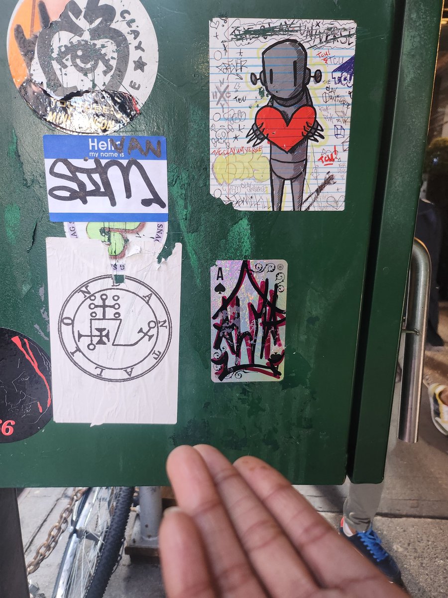 TVHostKJ's tweet image. Just me walking down the street.. &amp;amp; the Universe begins communicating.. whats w/the Random Scooter 🙃🤭 #insideJoke #RandomSigNs that make sense to me 🥰❣️💯‼️ #BlackSpade #TinMan aka EiN #.. now alive has a heart #TheWiZ #Gnosis #AllSeeingEye #Moorish #SignsandSymbols #NYC