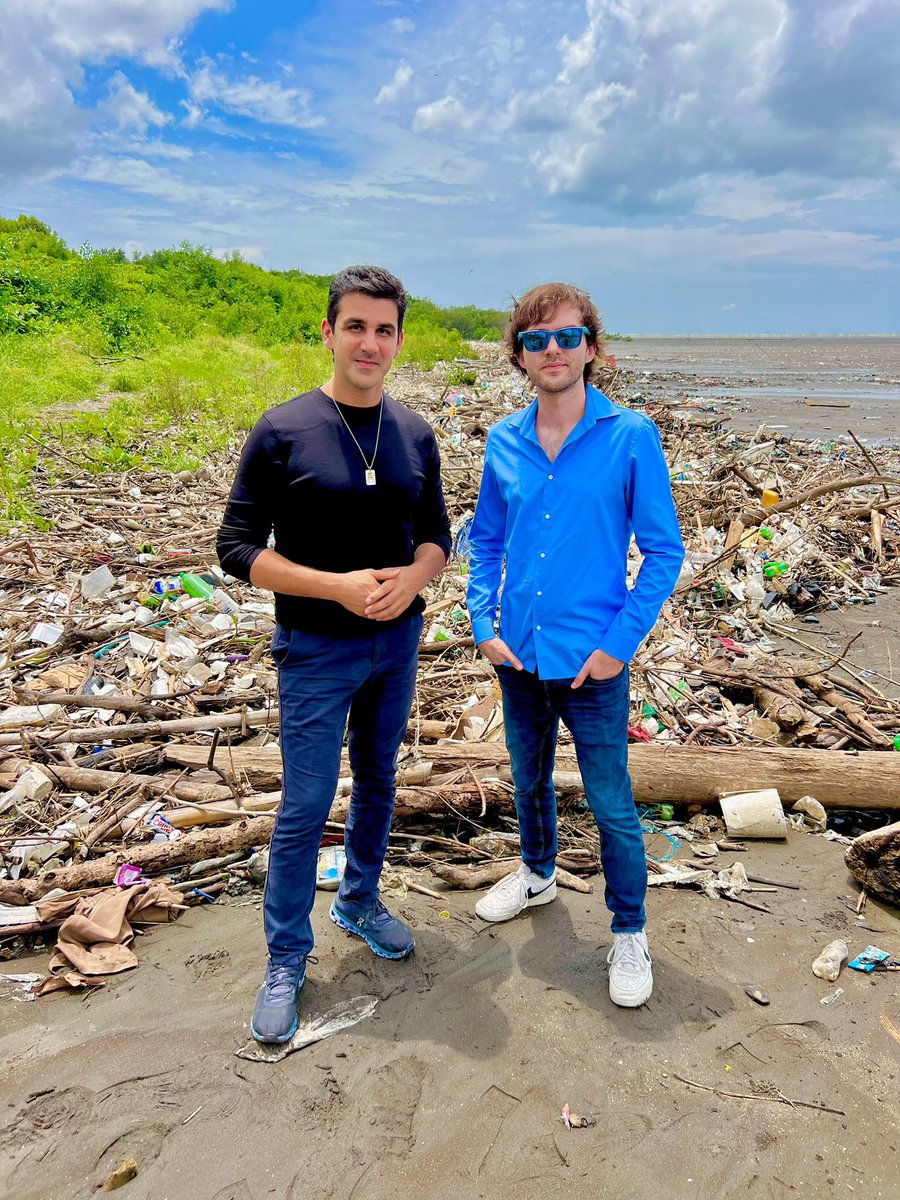 Hoy recibimos a <a href="/BoyanSlat/">Boyan Slat</a> , fundador de <a href="/theoceancleanup/">The Ocean Cleanup</a>, en Panamá. Juntos exploramos soluciones innovadoras para combatir la contaminación marina y proteger nuestros océanos.